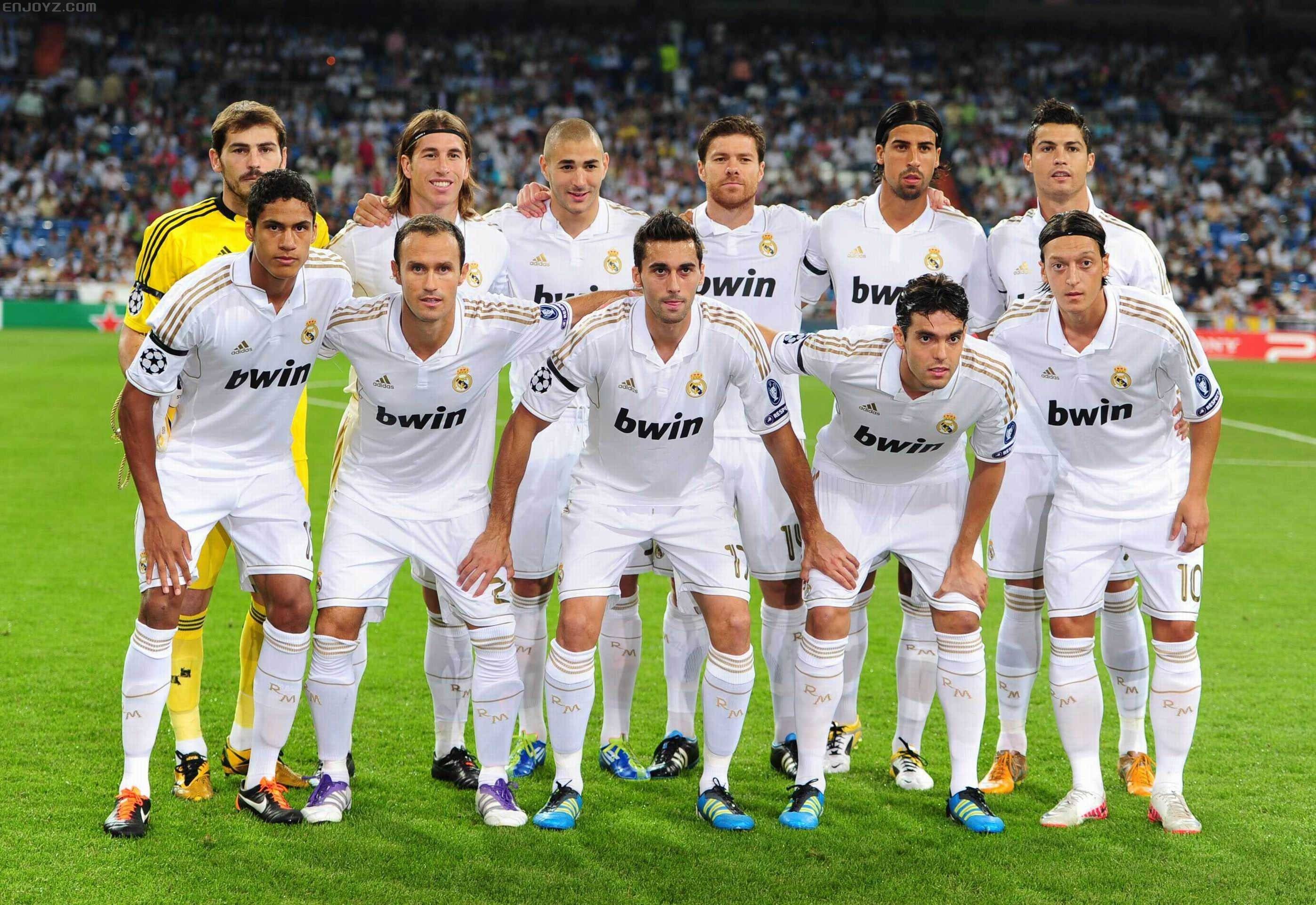 中锋连续三场戴帽，太恐怖