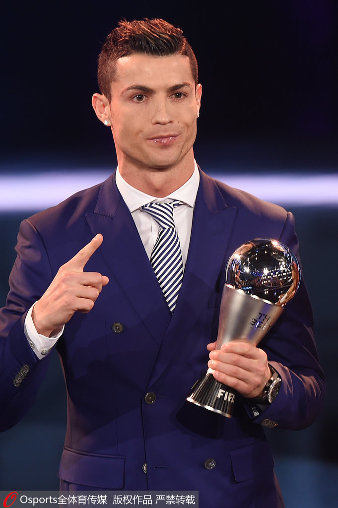 本赛季库追巴同时在场时，勇士攻防效率和净效率均为联盟第二