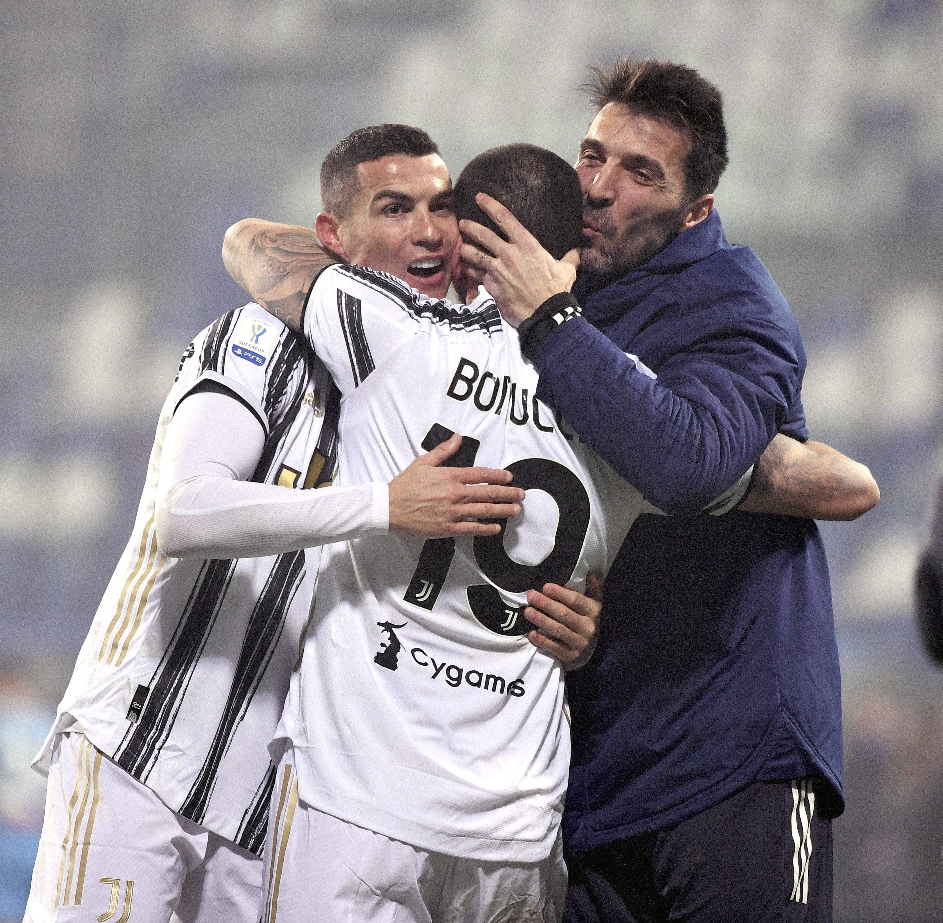 勇士官方：库里恢复进展良好，已经开始进行个人场上训练