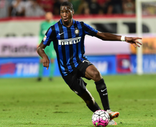 拉波尔塔的圣诞轻松时刻：巴萨主席的亲民魅力与未来布局