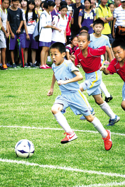 塞尔希-多明格斯：伊尼戈拥有领袖气质；目标是回到巴萨踢球